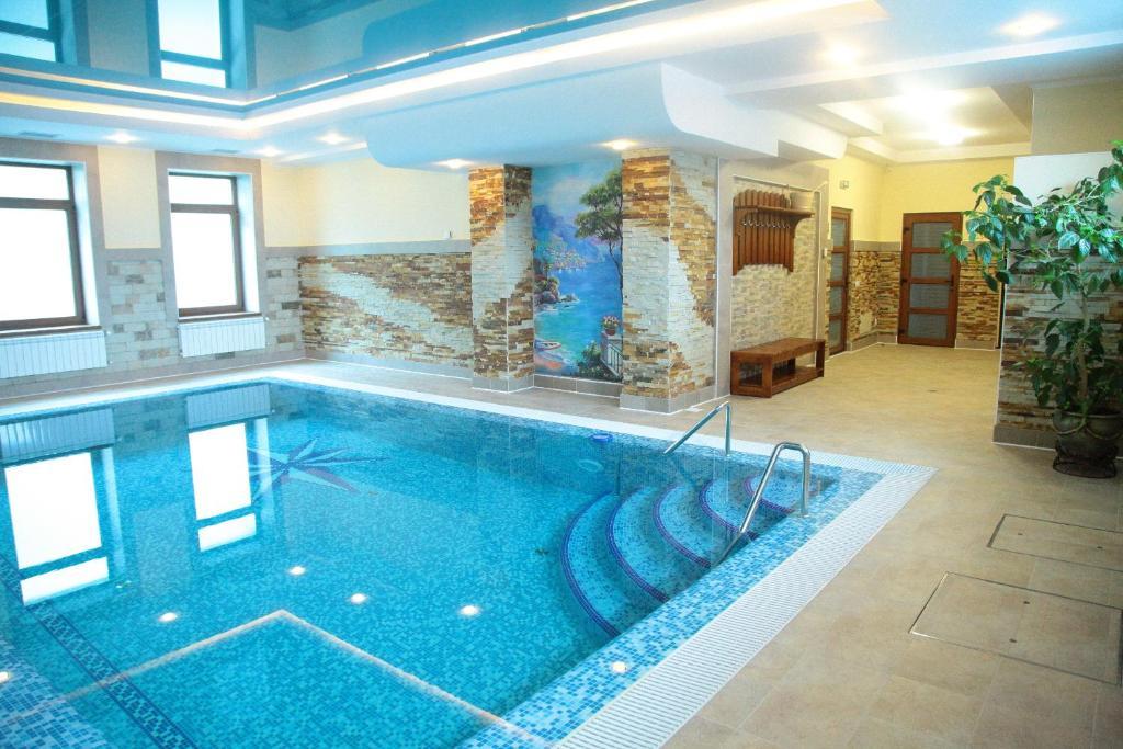 Karpaty Hotel คุสท์ ภายนอก รูปภาพ