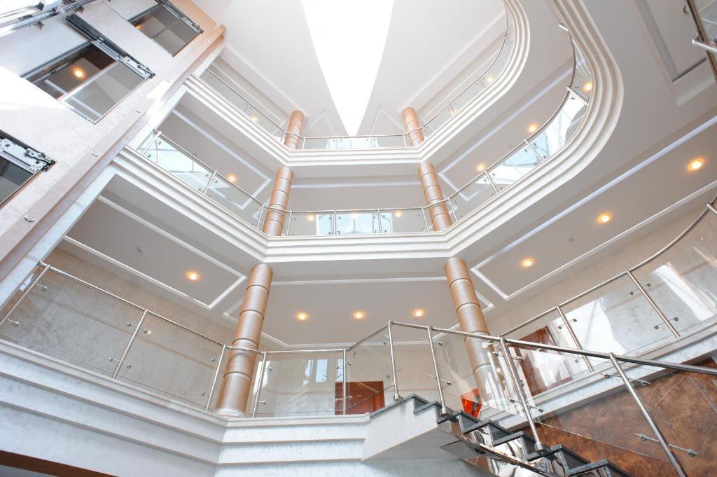 Karpaty Hotel คุสท์ ภายนอก รูปภาพ